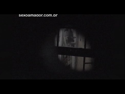 ❤️ Blondie hè videoregistrata in segretu da un voyeur di u quartieru nascostu daretu à i mattoni cavi ❤️ Video porno à co.pornoxlxx.ru ﹏